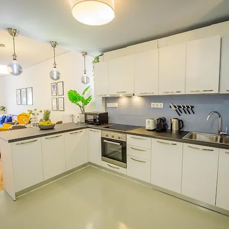 Stylish Peaceful 2 Bedroom Retreat Next To Acropolis & Metro Apartment Athens