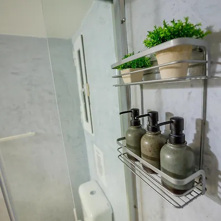 Stylish Peaceful 2 Bedroom Retreat Next To Acropolis & Metro * Athens