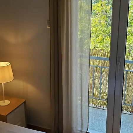 Stylish Peaceful 2 Bedroom Retreat Next To Acropolis & Metro * Athens