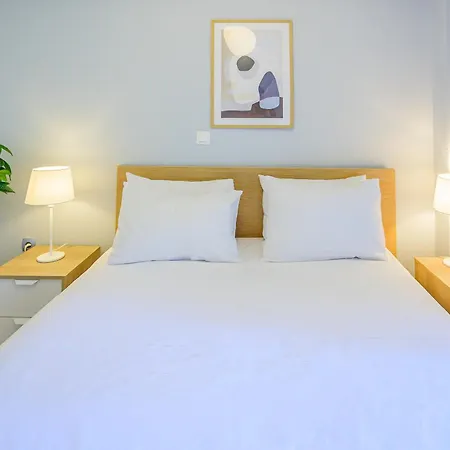 Apartment Stylish Peaceful 2 Bedroom Retreat Next To Acropolis & Metro *