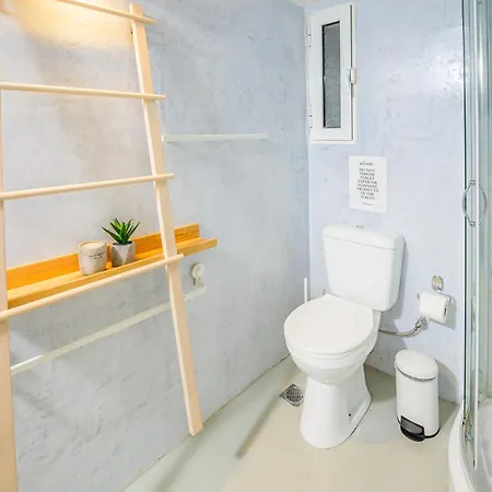 Apartment Stylish Peaceful 2 Bedroom Retreat Next To Acropolis & Metro